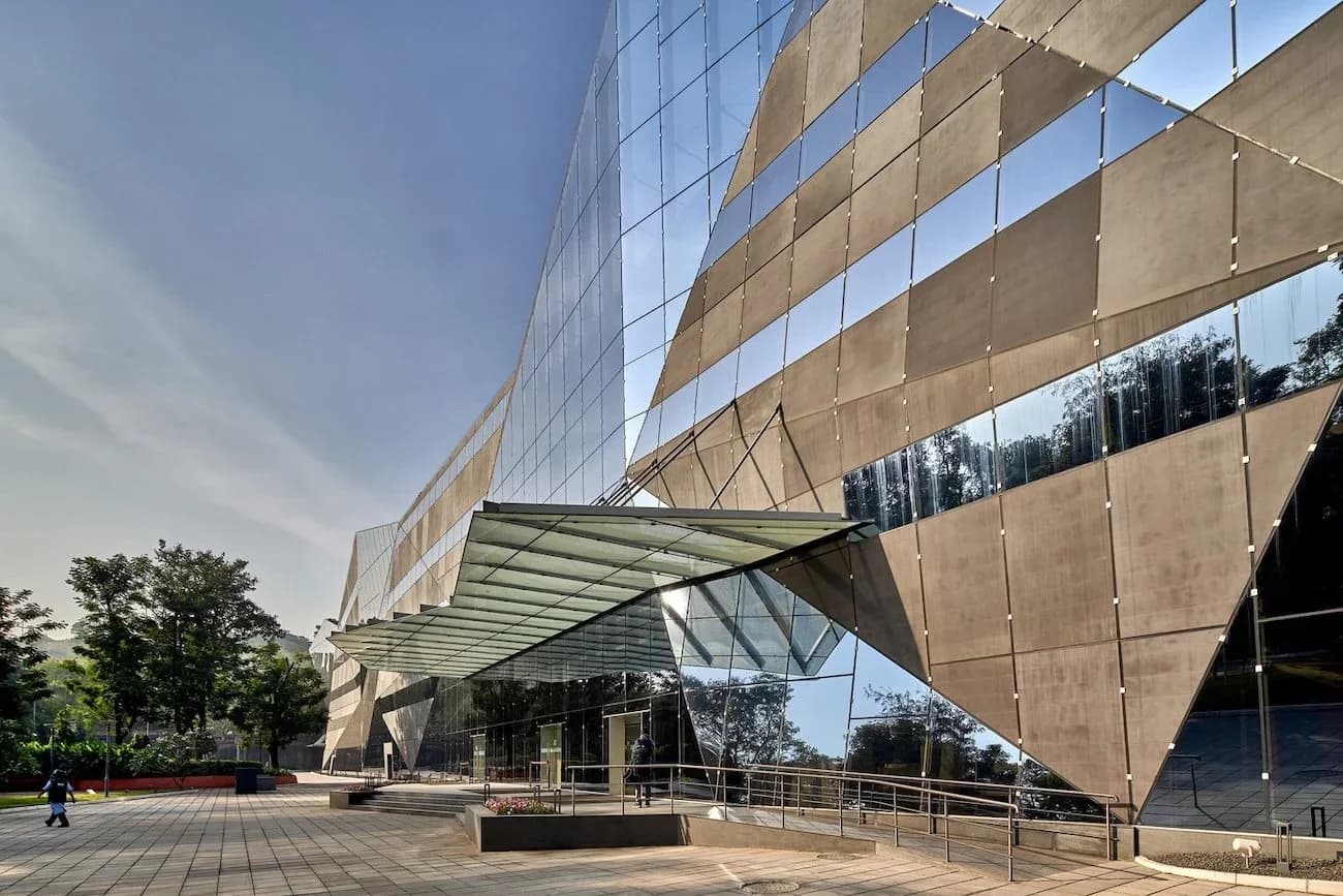 Complex Geometrical Facade — Cummins Technology Center (CTC)